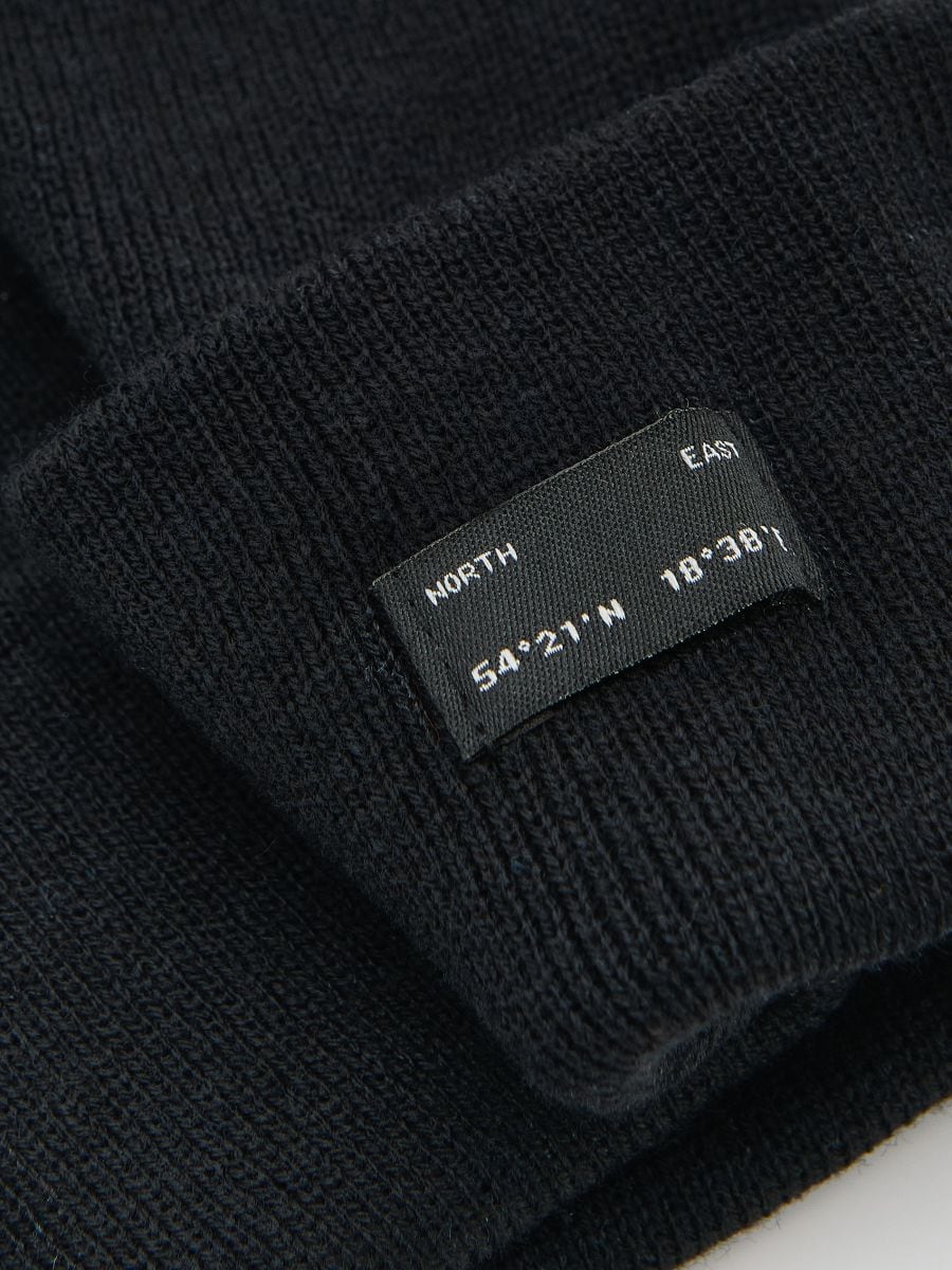 Beanie with patch - black - RESERVED - 2