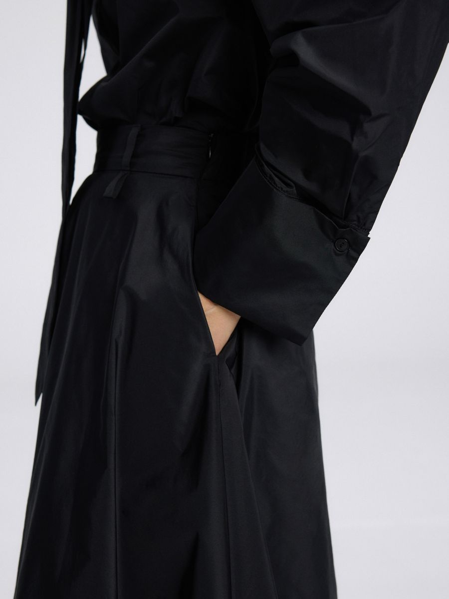 Camicia in taffetà con cravatta - nero - RESERVED - 4