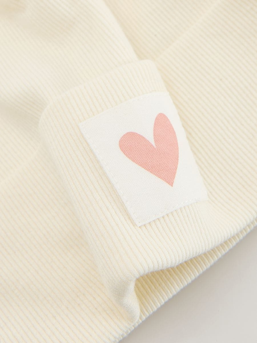 Cotton rich beanie with patch - cream - RESERVED - 2