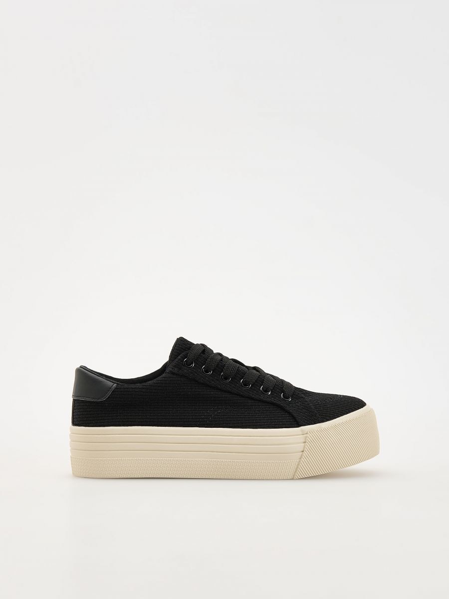 Plateau-Sneakers - schwarz - RESERVED