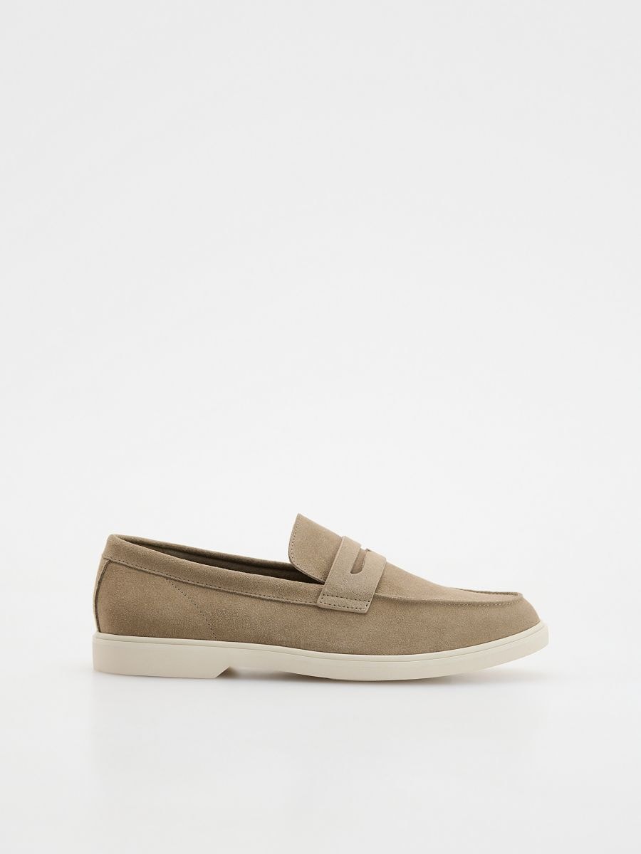 Loafer aus Leder - beige - RESERVED