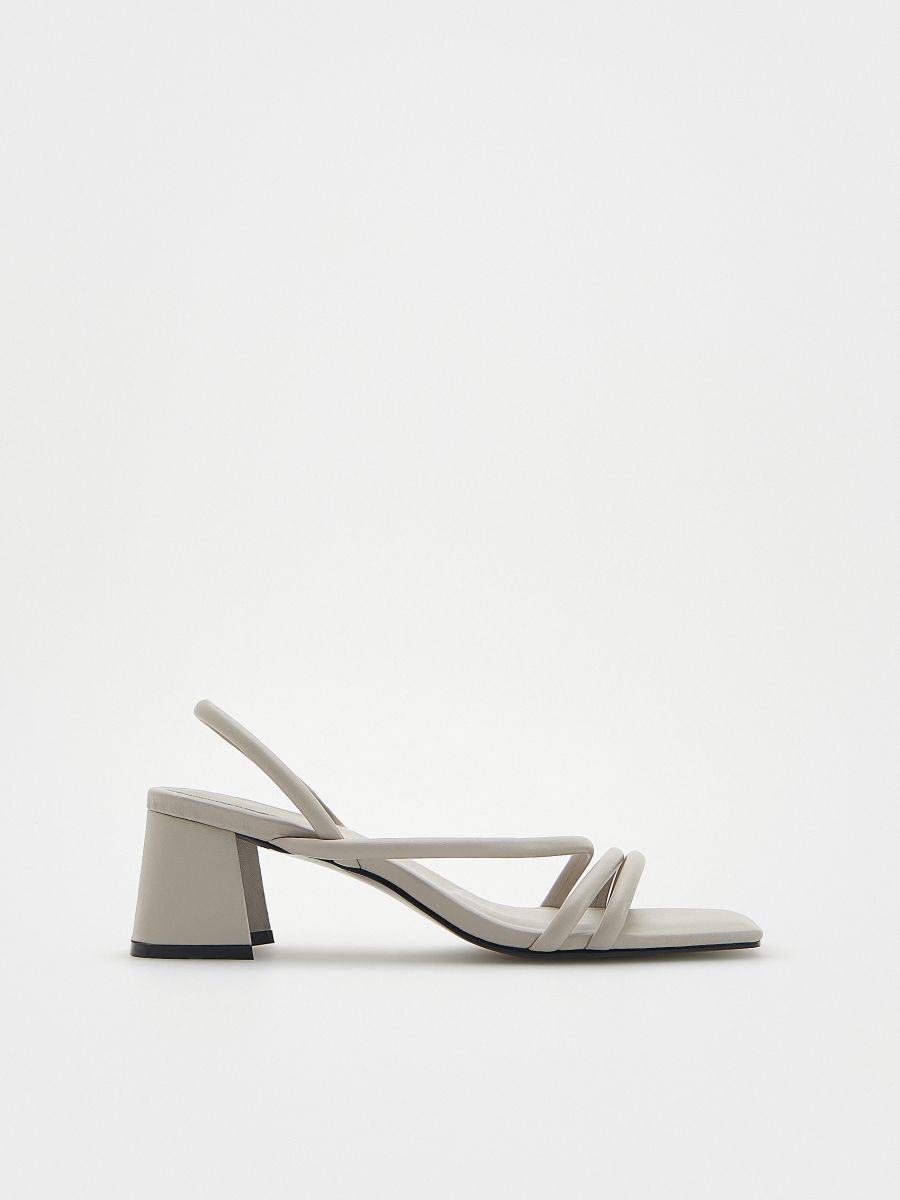 Sandalen met hak