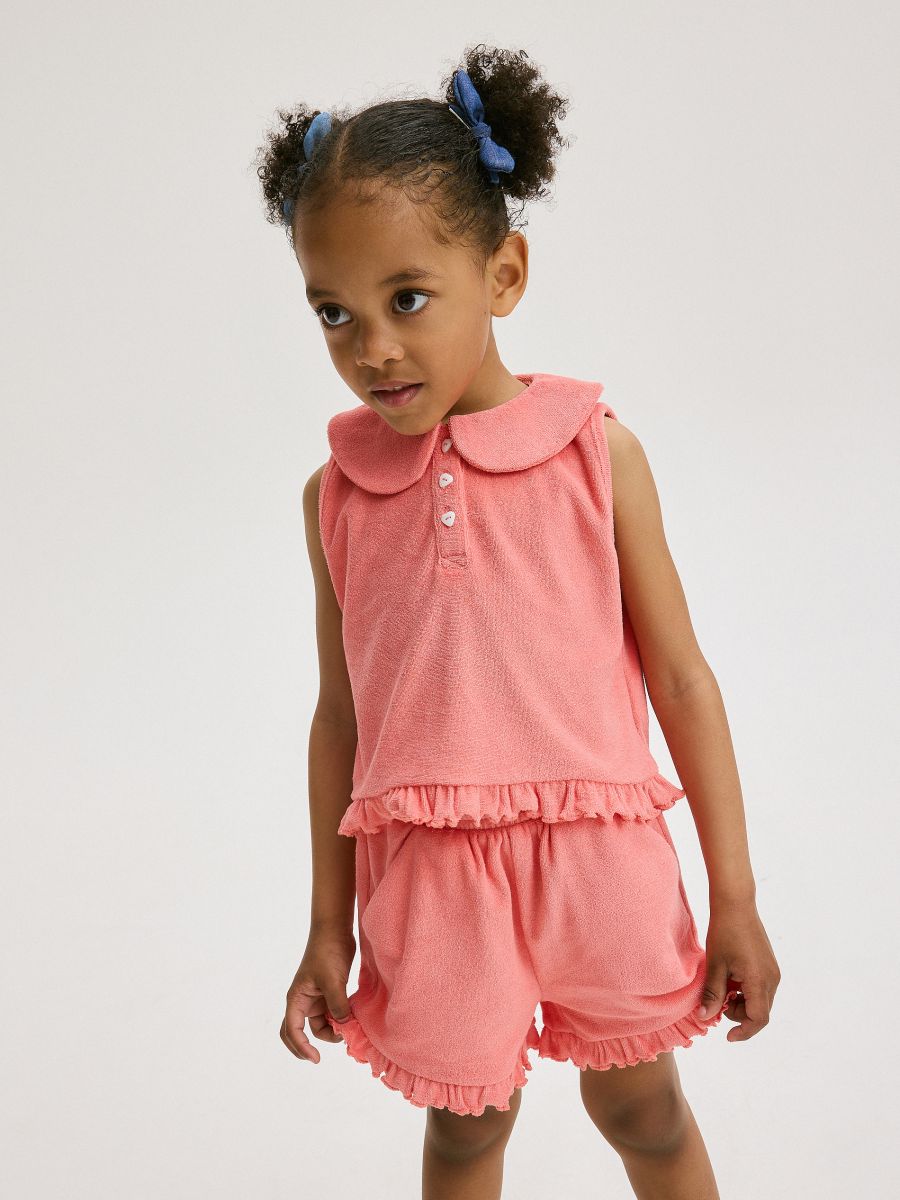 Shorts with ruffle trim - coral - RESERVED