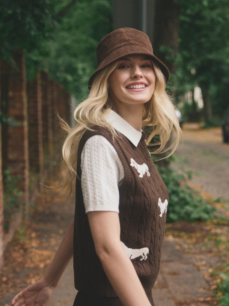 Sweater with polo collar - nude - RESERVED