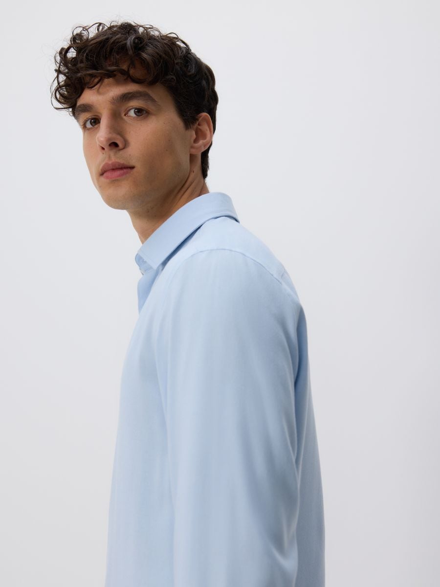 Chemise simple regular fit - bleu pâle - RESERVED