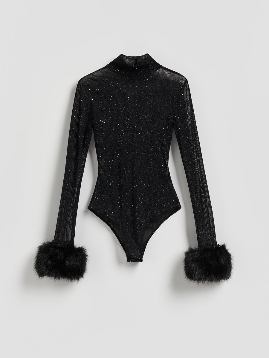 Body z metaliczną nicią