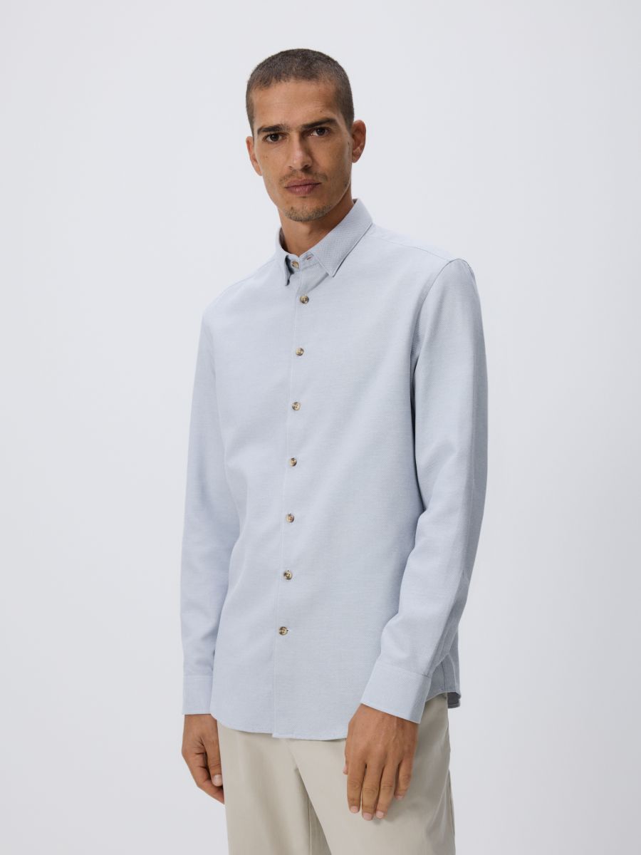 Chemise regular fit en coton majoritaire - gris clair - RESERVED