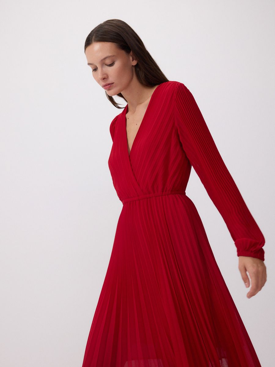 Robe rouge plissée on sale