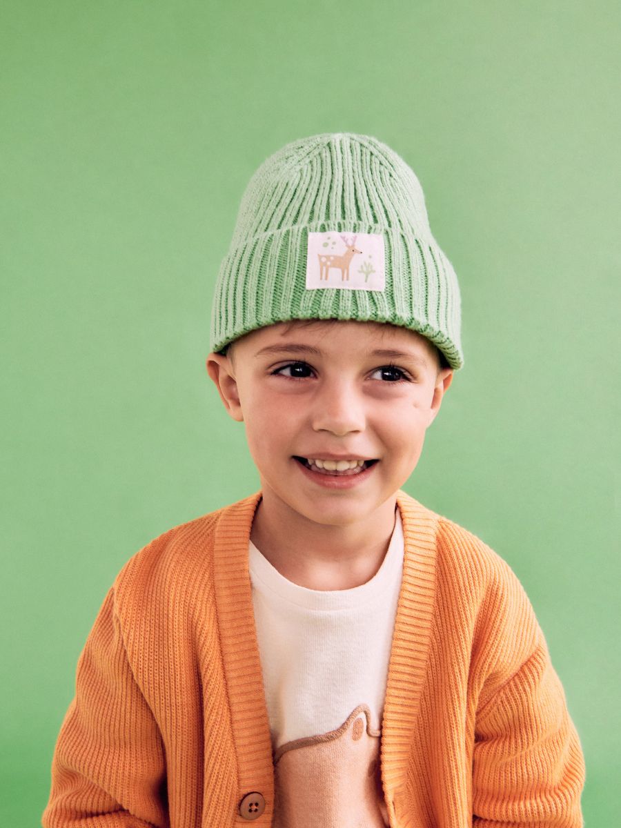 Rib knit beanie with patch COLOUR green RESERVED 2239Q 77X