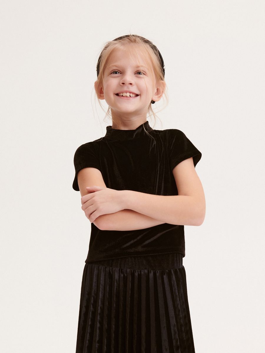 Camiseta cuello alto negro deals