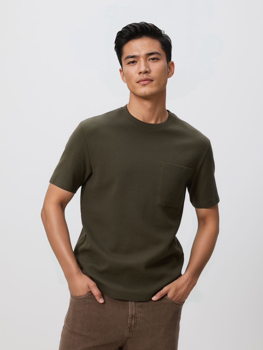 T-Shirt im Comfort-Fit aus Strukturstoff - olivgrün - RESERVED