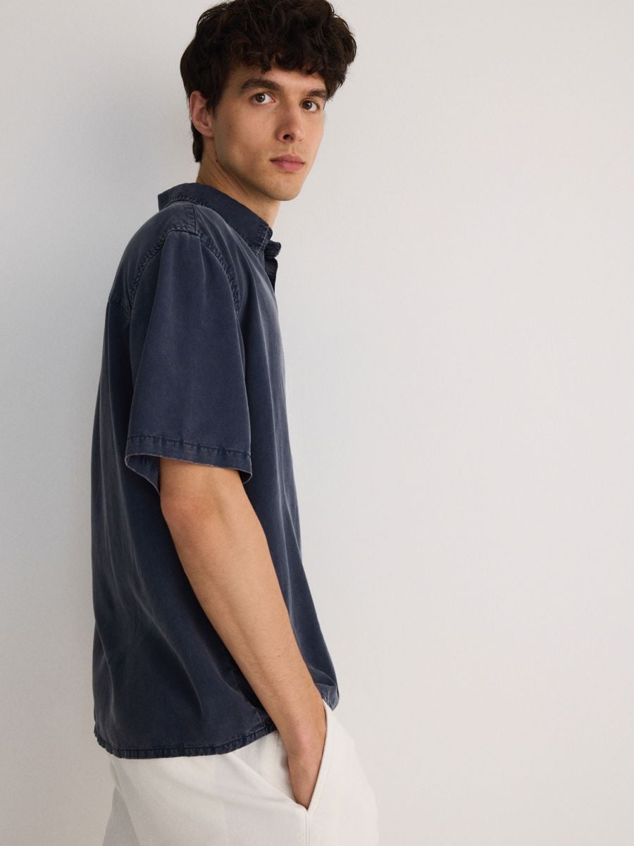 Comfort fit lyocell shirt - navy - RESERVED