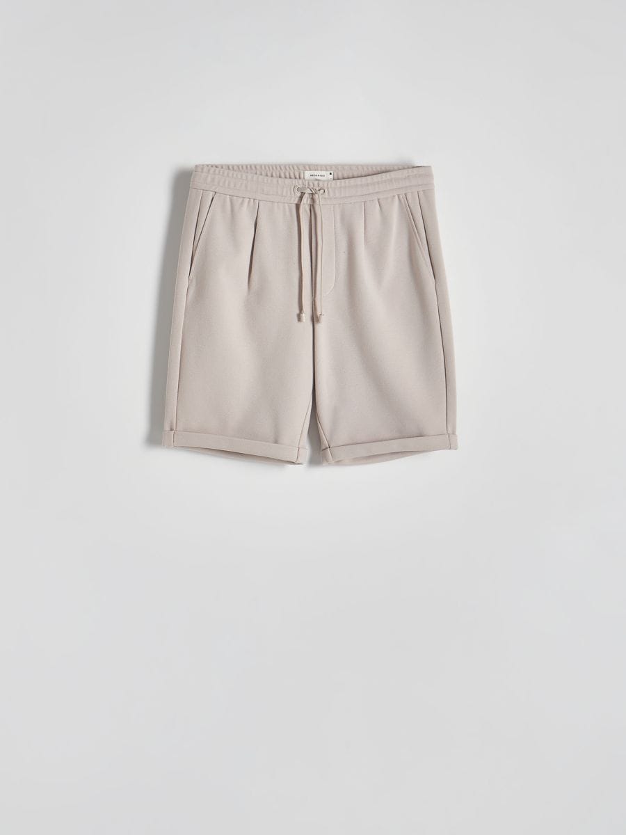 Shorts im Regular-Fit - beige - RESERVED
