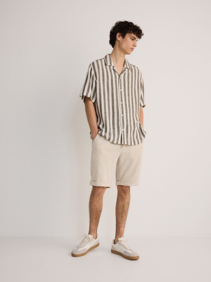 Regular fit short van structuurstof - beige - RESERVED - 5