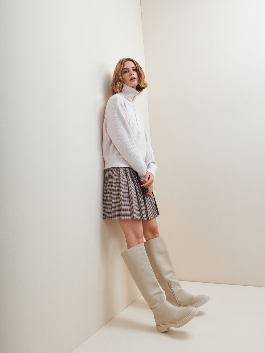 Turtleneck with zip fastener - nude - RESERVED - 4