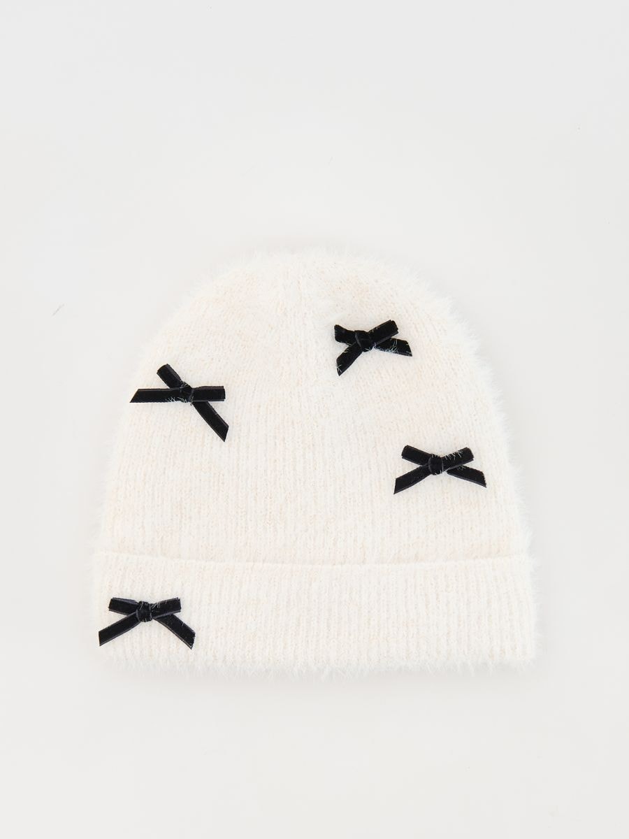 Dzianinowa czapka z kokardkami Kolor kremowy - RESERVED