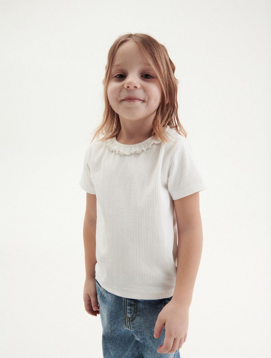 T-shirt with ruffle detail - cream - RESERVED - 3