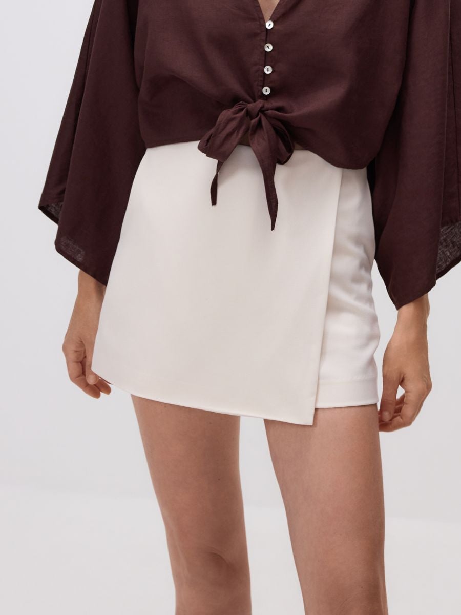 Skort in viscose blend - cream - RESERVED