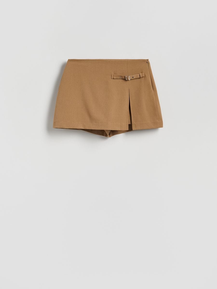 Skort with buckle - beige - RESERVED