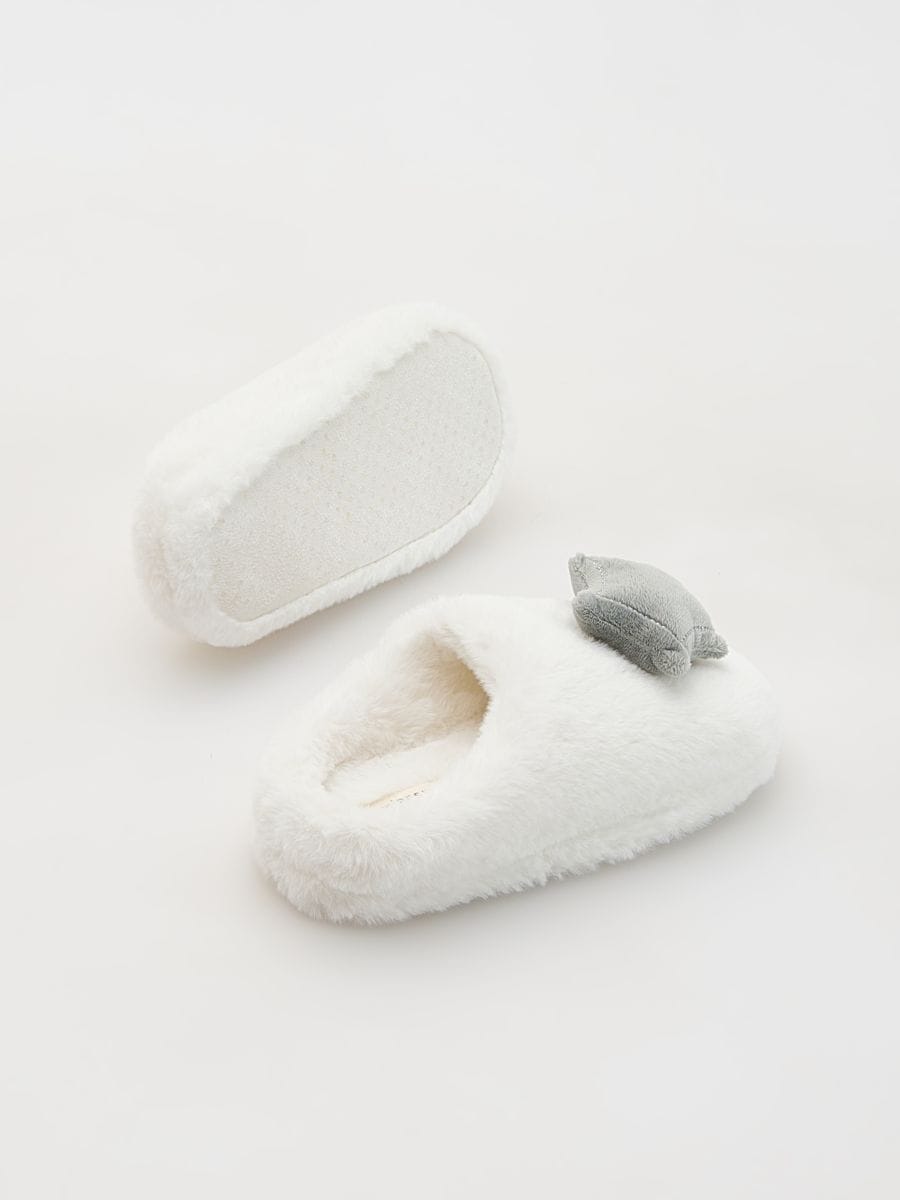 Soft slippers with appliqués - cream - RESERVED - 3