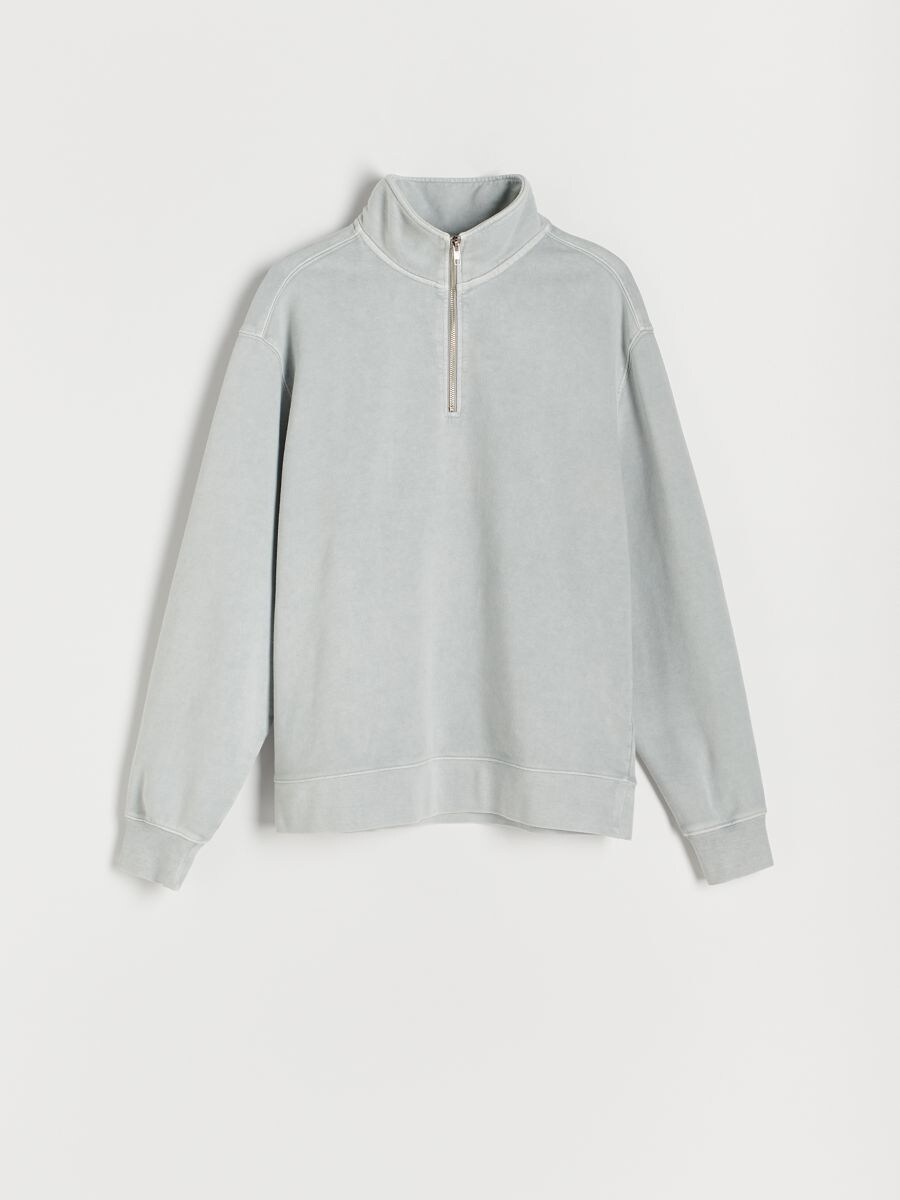 sweatshirt with stand up collar