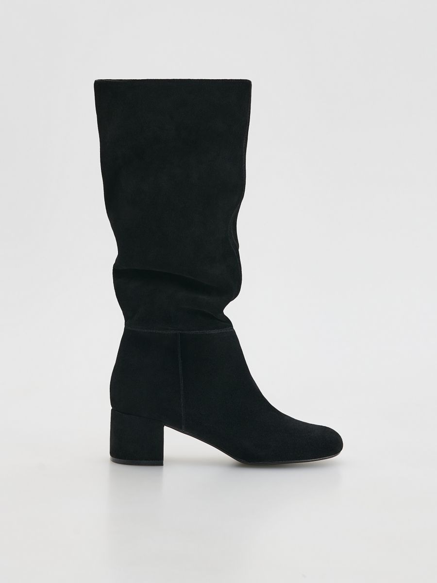 Δερμάτινες suede μπότες με τακούνι - μαυρο - RESERVED