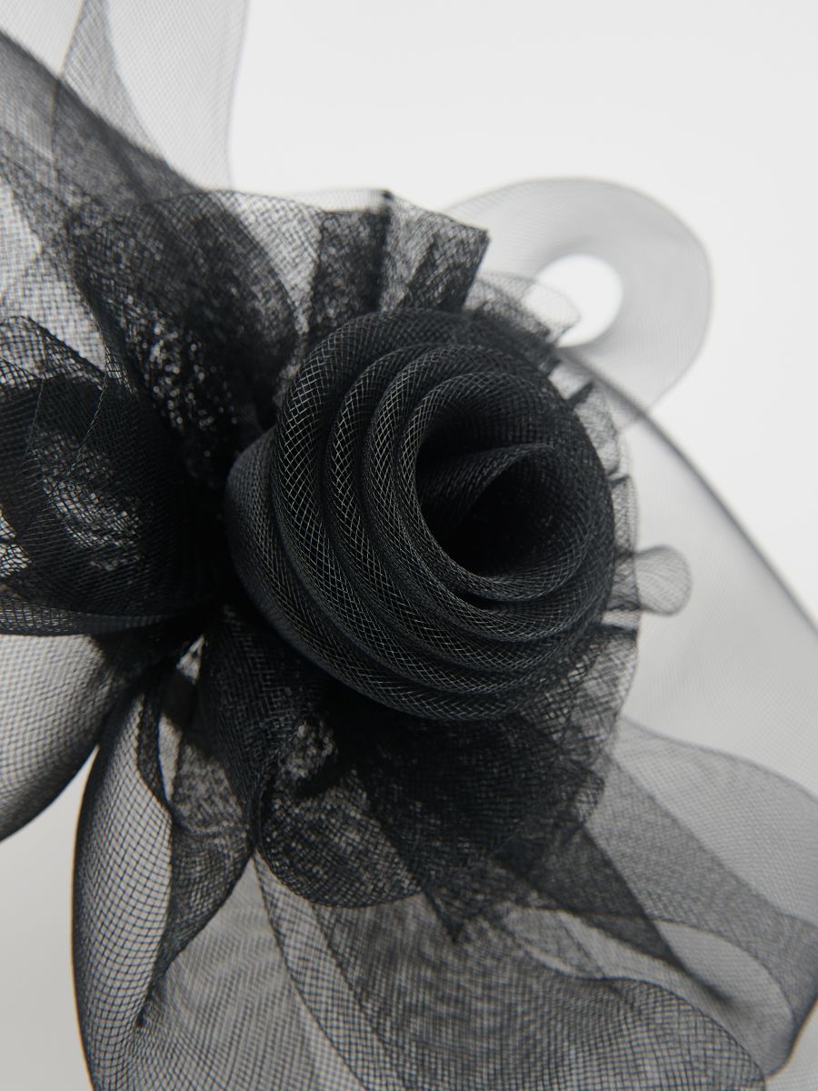 Flower motif fascinator - black - RESERVED - 2