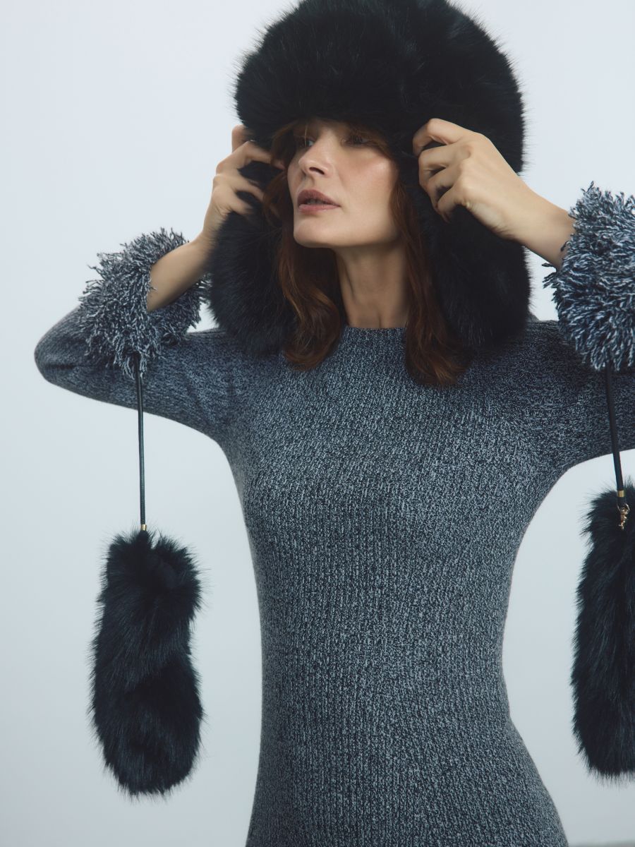 Faux fur gloves - black - RESERVED
