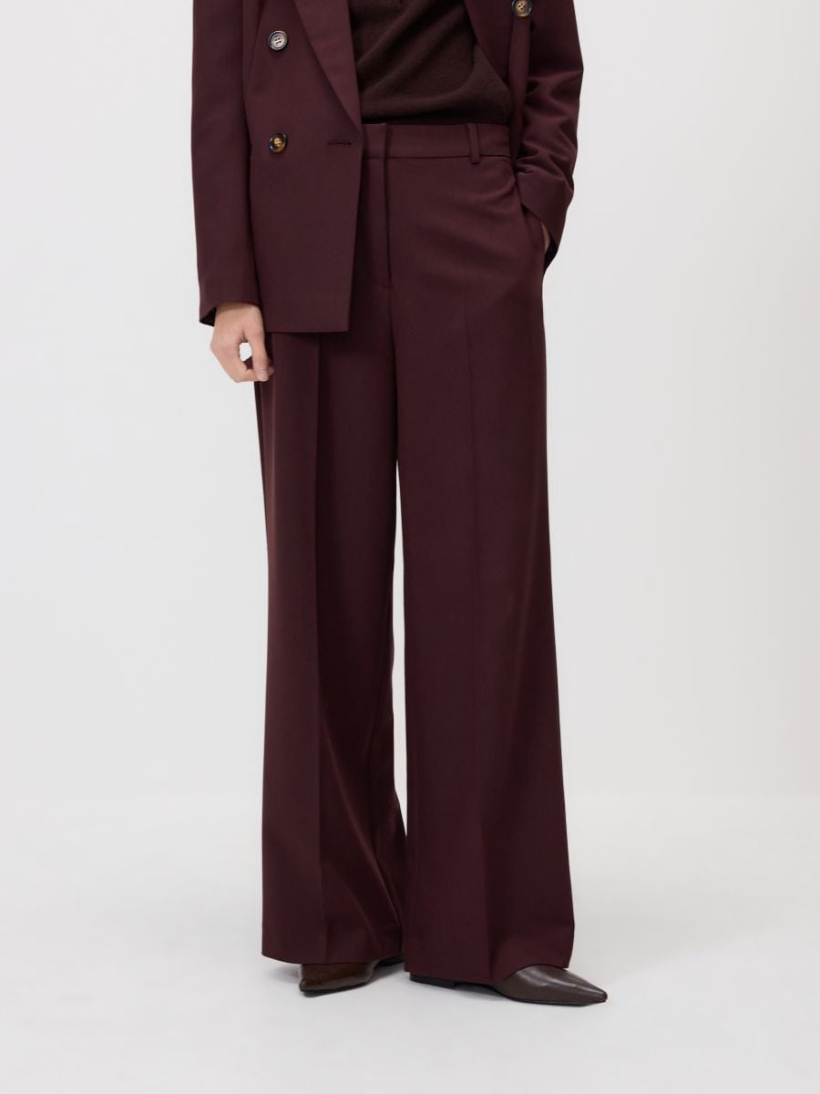 Wide trousers with crease - burgundy - RESERVED