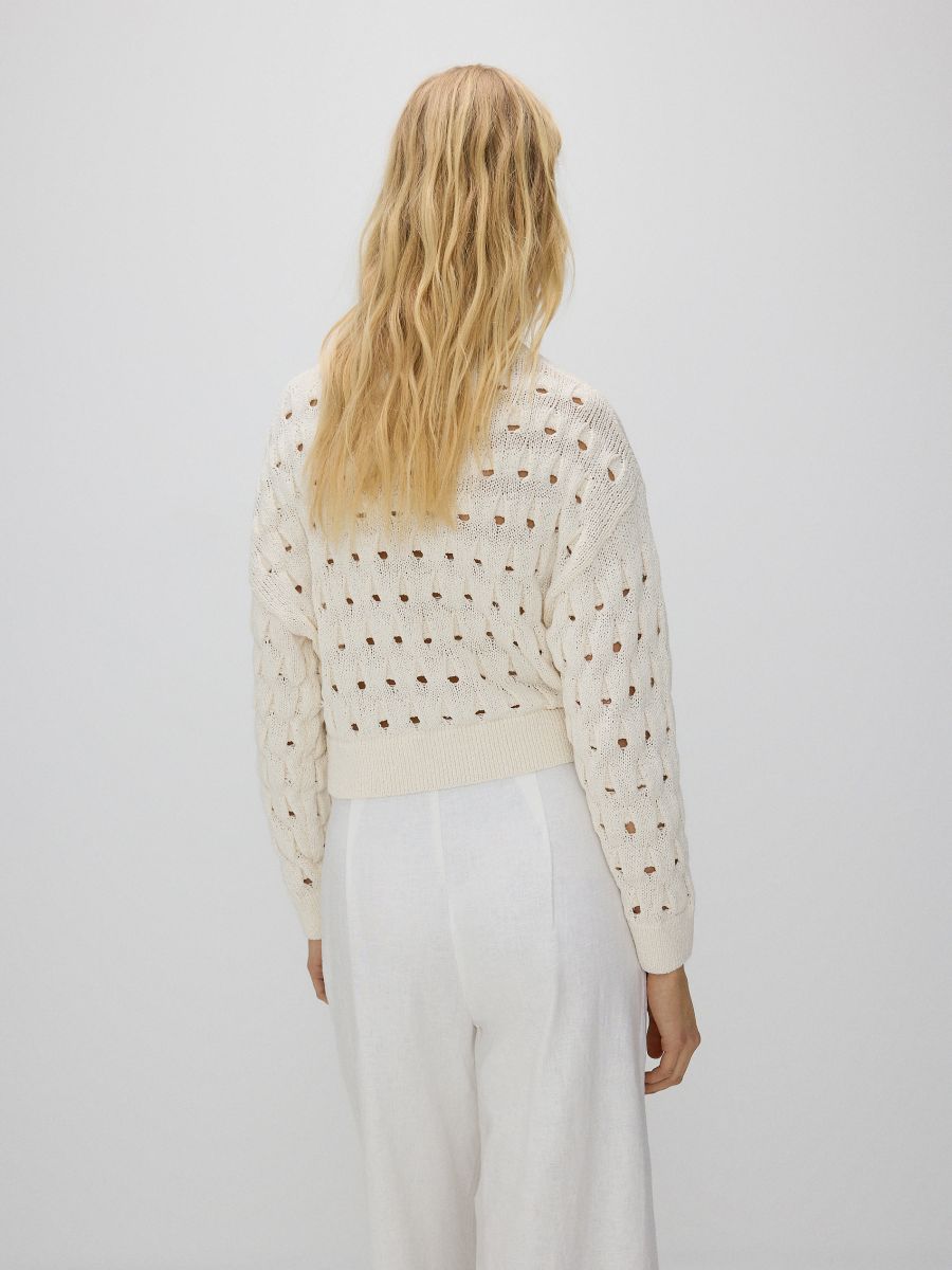 Strickjacke mit Lochmuster Farbe beige - RESERVED - 3428T-02X