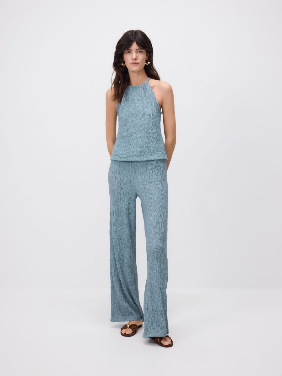24時間お値下げ　HALTER NECK CUP IN TOPS 24時間お値下げ HALTER NECK CUP IN TOPS - メルカリ