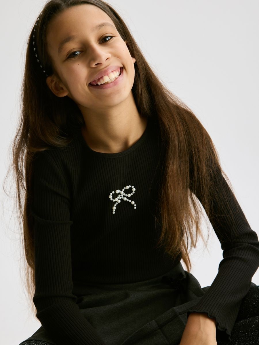 Ribbed top with applique - black - RESERVED