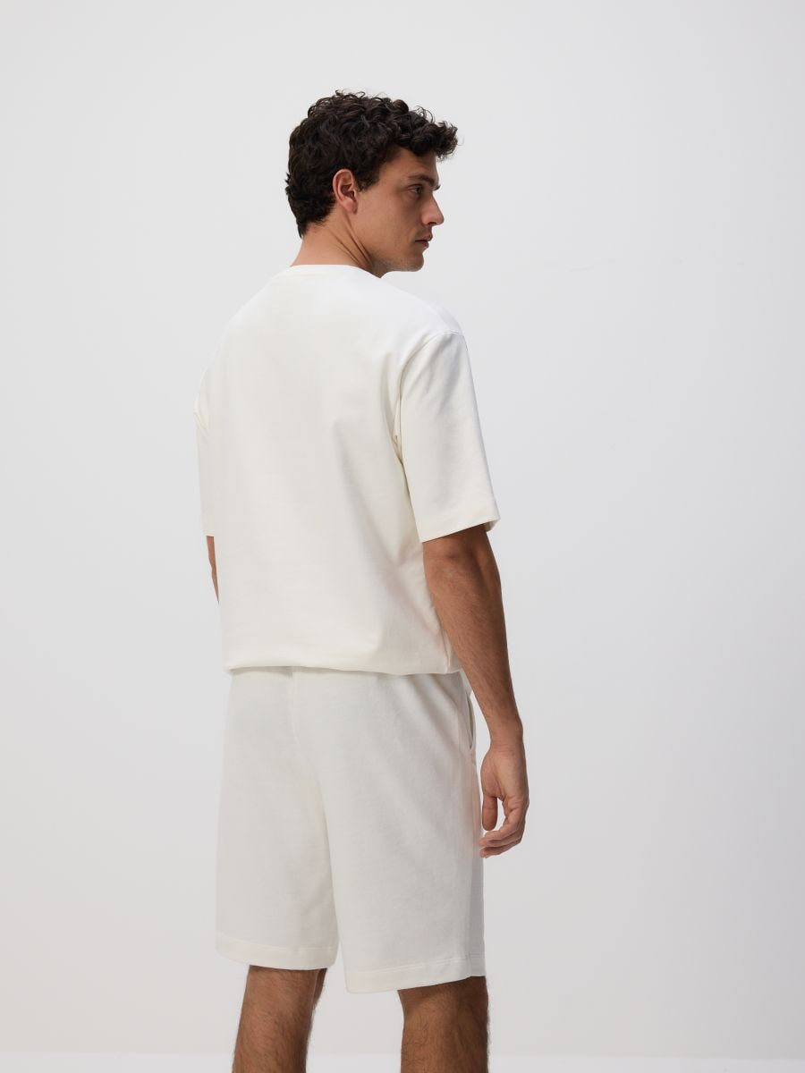 Regular fit sweat shorts - cream - RESERVED - 3