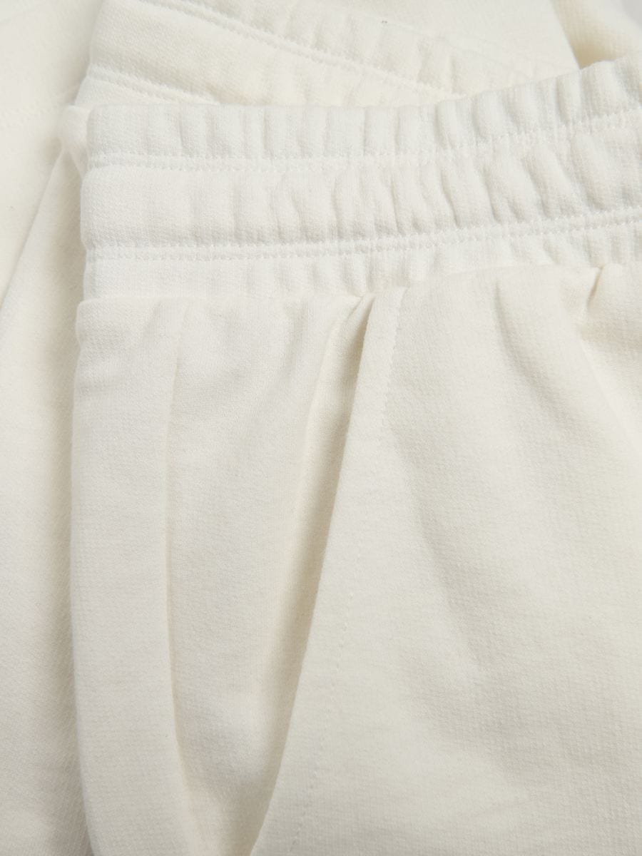 Regular fit sweat shorts - cream - RESERVED - 7