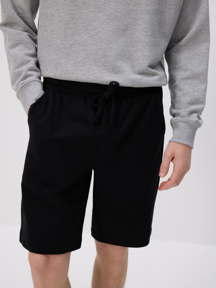 Regular fit sweatshort - zwart - RESERVED