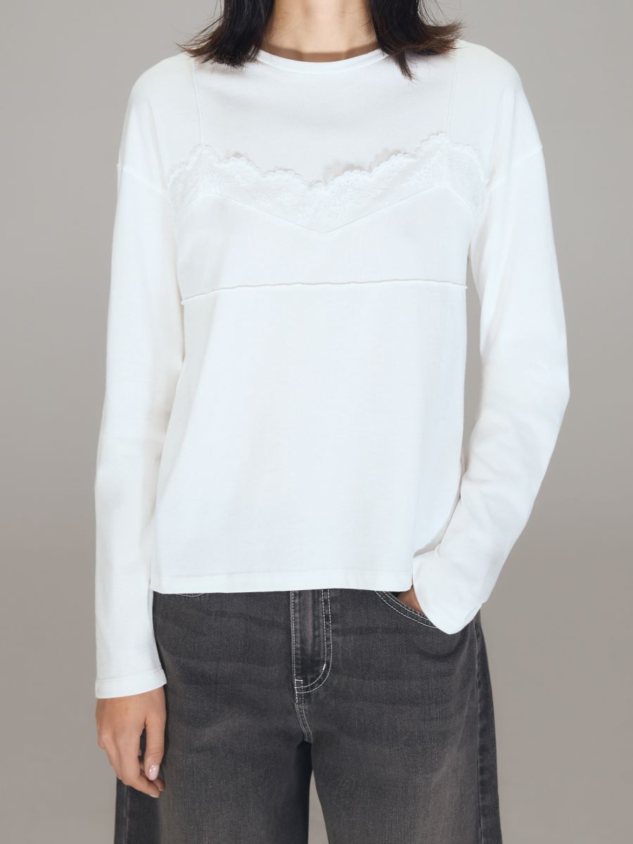 Bavlnené tričko s čipkou s dlhým rukávom - biela - RESERVED