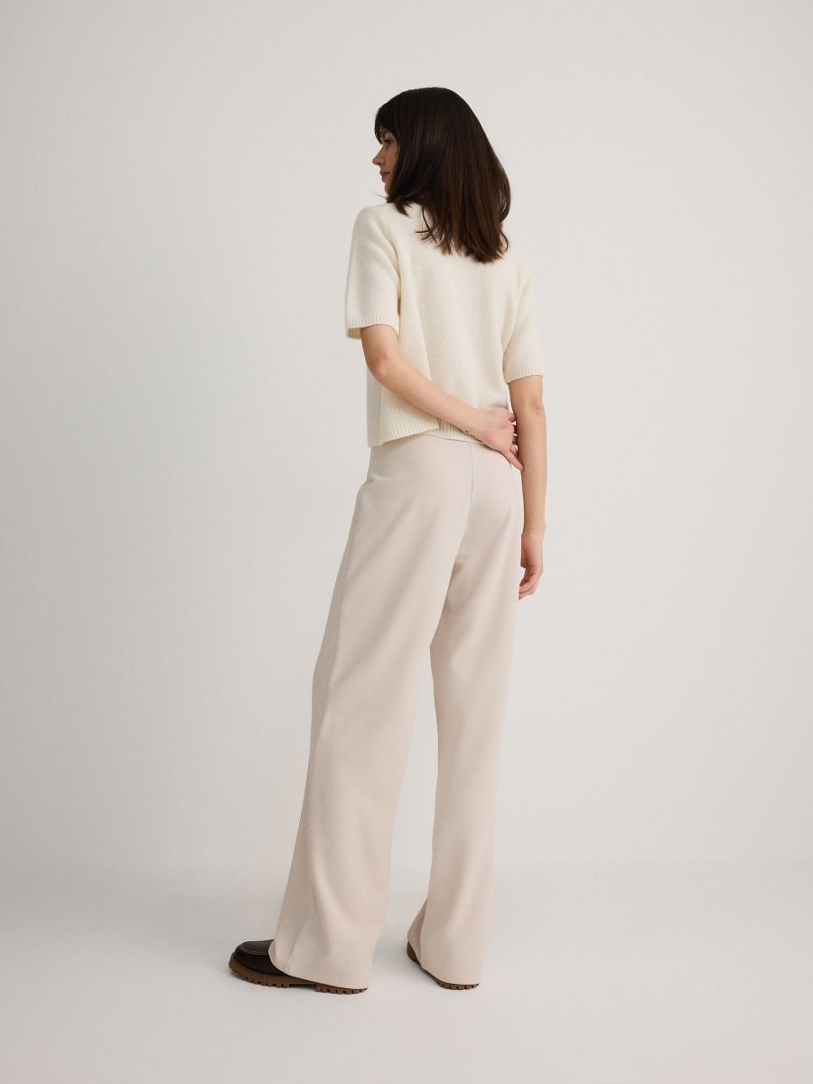 Spodnie z szerokimi nogawkami Kolor beżowy - RESERVED