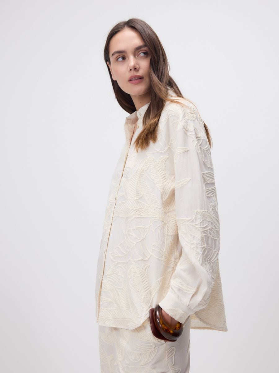 Cămașă cu model brodat - bej - RESERVED