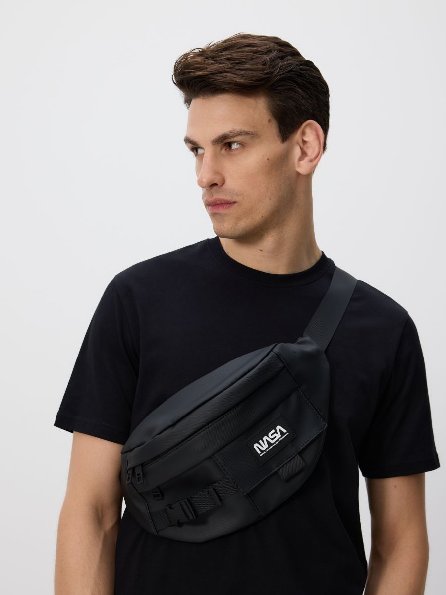 Wasserfeste Bauchtasche - schwarz - RESERVED