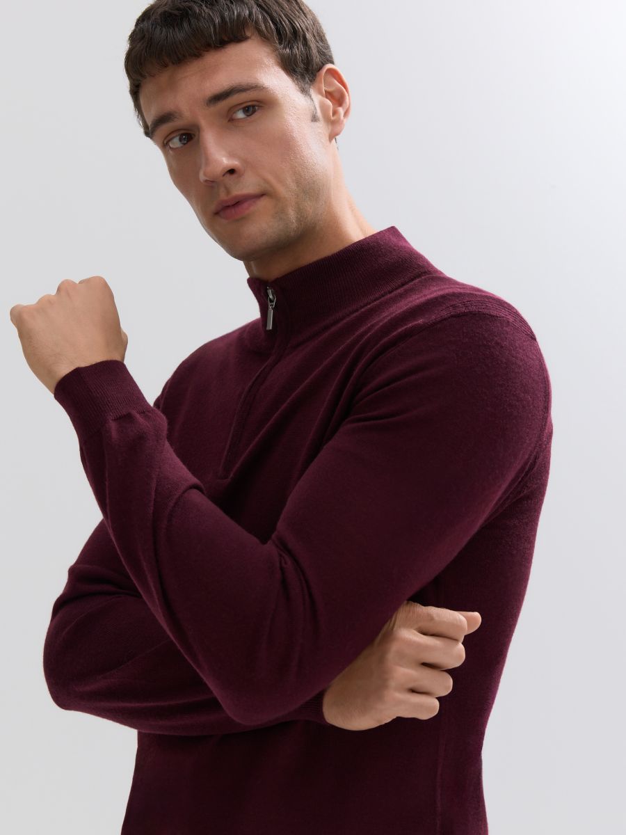 Merino wool jumper with fastening - maroon - RESERVED