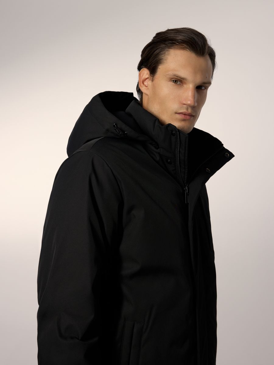 Довга пухова куртка з Sorona - чорний - RESERVED