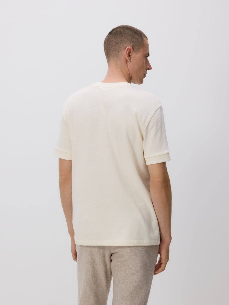 T-särk regular fit - kreemvalge - RESERVED - 4