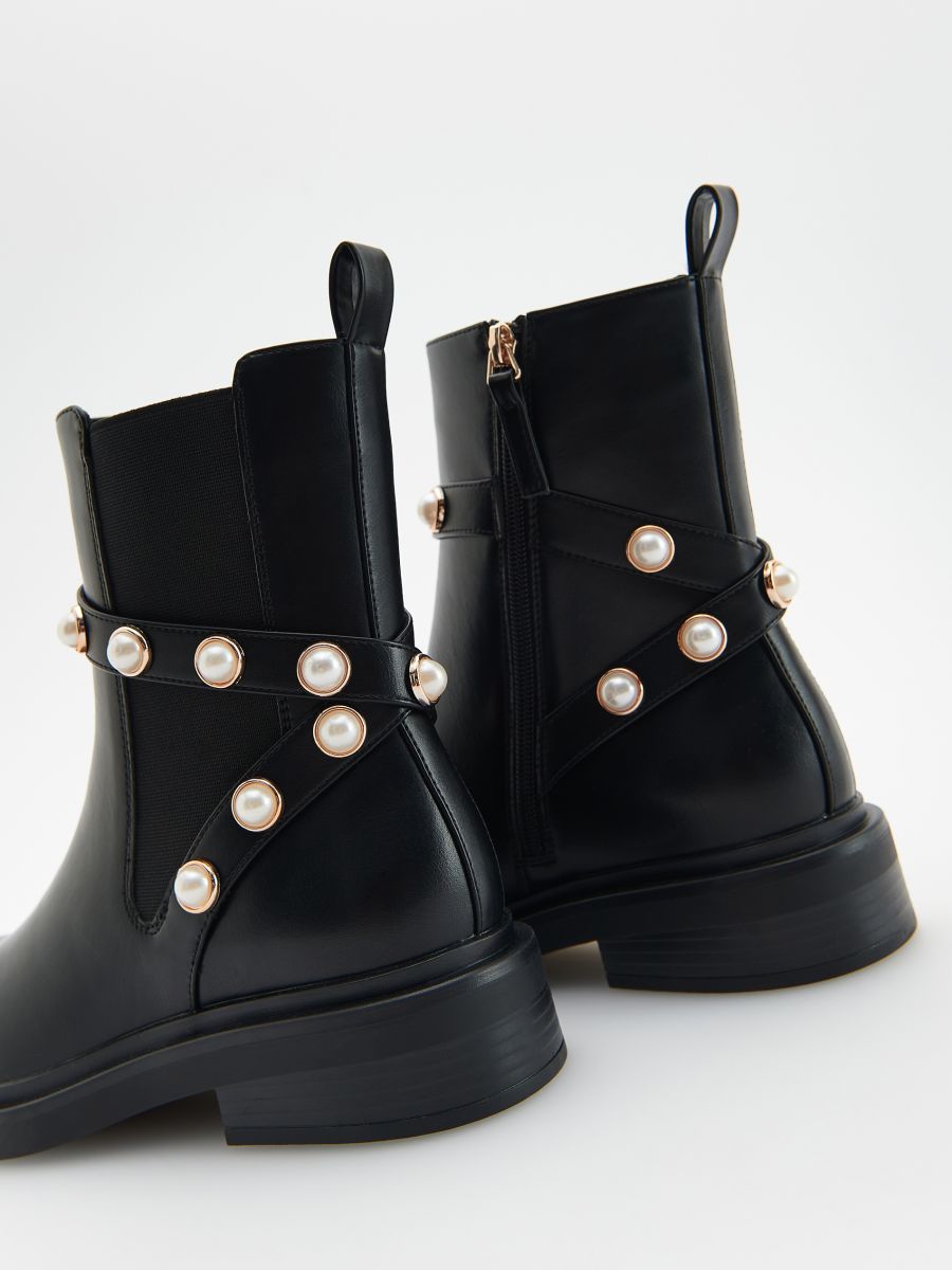 Ankle boots with decorative pearl beads