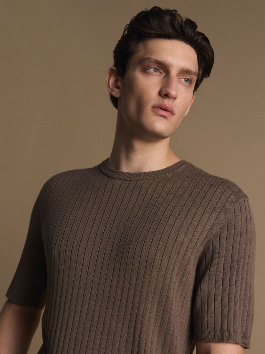 T-shirt z dodatkiem CIRCULOSE® - oliwkowy - RESERVED