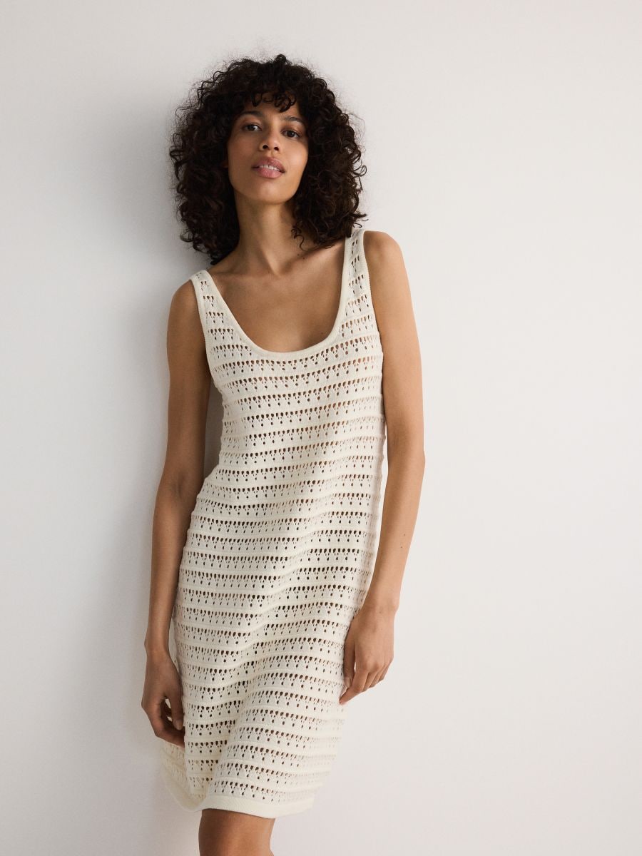 Robe en broderie anglaise Couleur creme RESERVED 440AE 01X