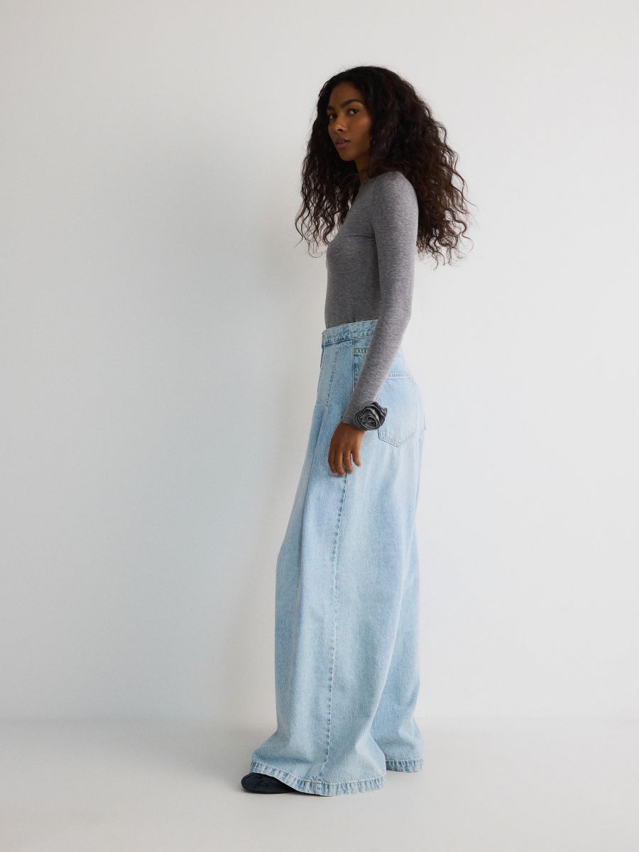 Jeans wide leg con pinces Colore blu RESERVED 444BT 05J