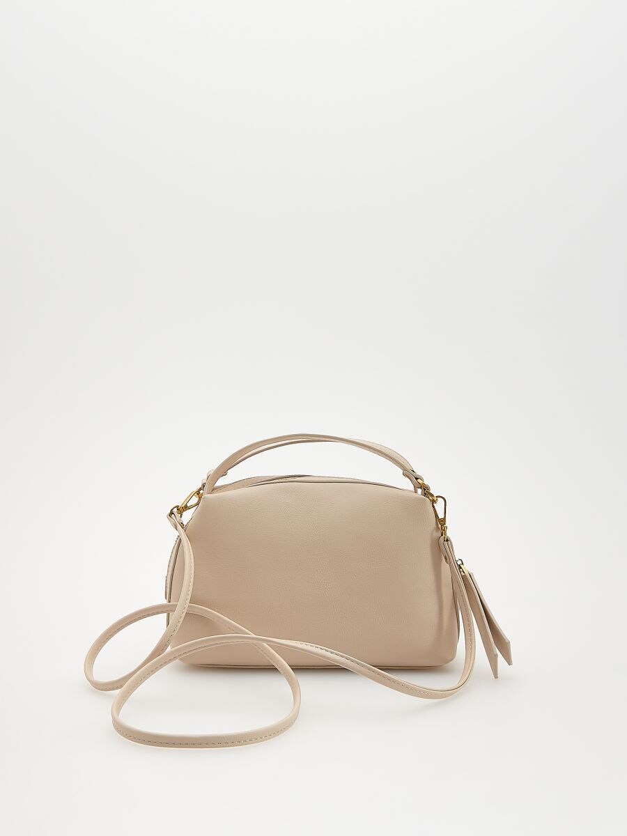 Short handle discount shoulder bag