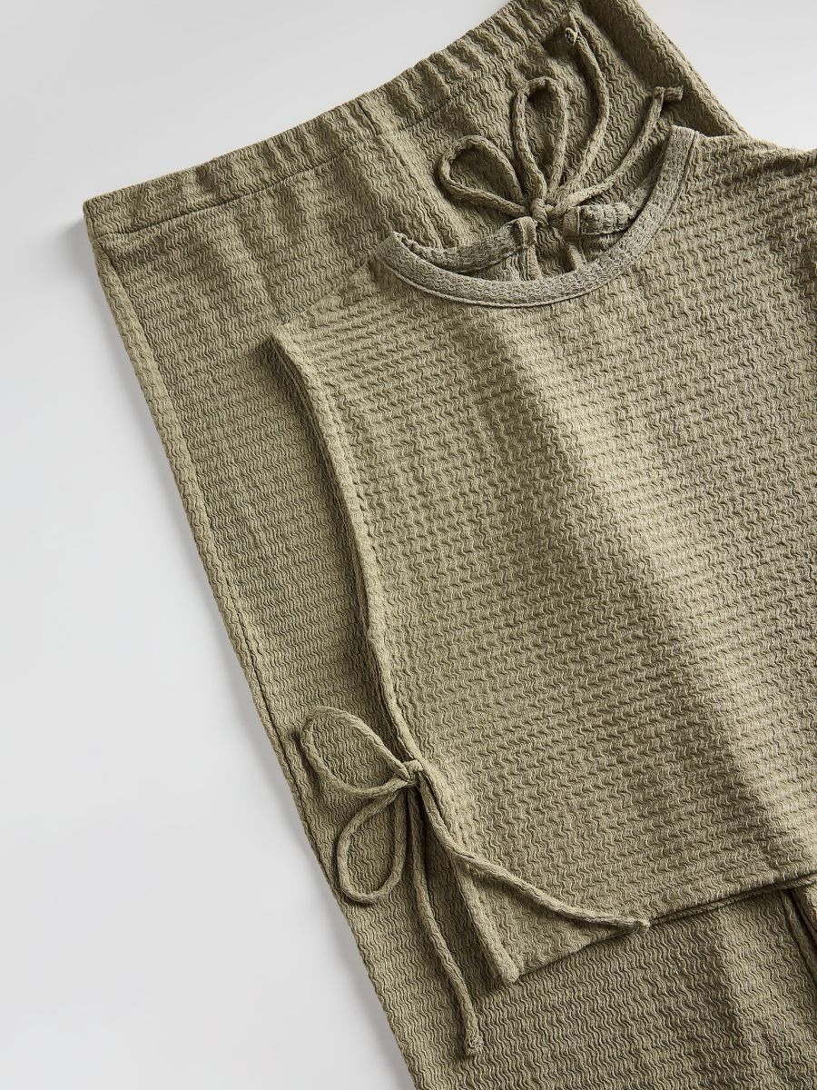 Zweiteiliges Pyjama-Set mit Bindedetails - helles Olivgrün - RESERVED - 7