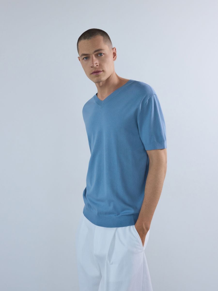 Pull à col en V - bleu clair - RESERVED - 2