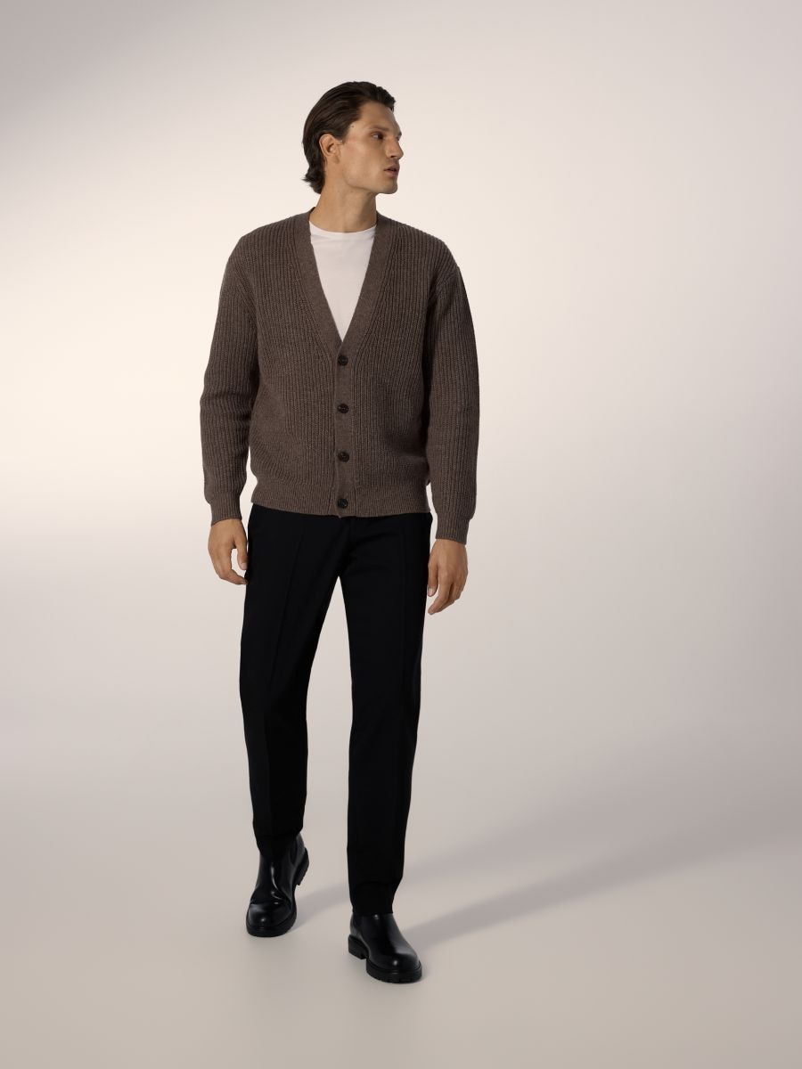 Strickjacke aus Wollmischung - kaffee - RESERVED